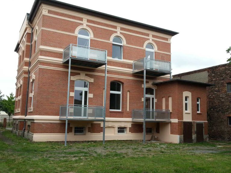 2 Zimmer/Küche/Bad, 51,96m², 350 EUR Kaltmiete in Haldensleben, Altbau